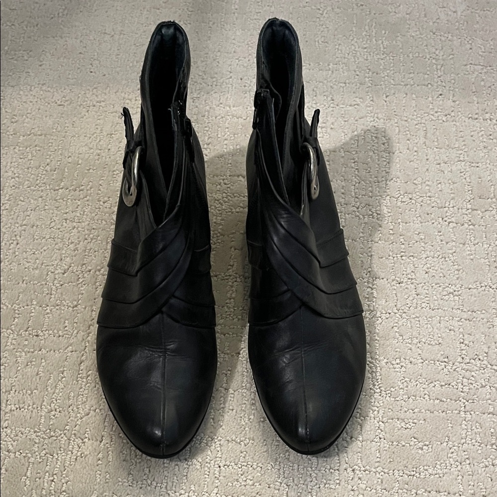 Pikolinos  Black Leather Ankle Booties women’s size 40